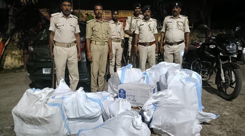 दलसिंहसराय के बम्बैया हरलाल में 206 लीटर विदेशी शराब बरामद,एक बाइक जब्त