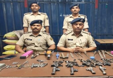 झाड़ियों में चल रही थी अवैध मिनी गन फैक्ट्री,हथियारों का जखीरा बरामद