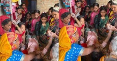 चापाकल पर पानी भरते समय गिरा तार, किशोरी समेत तीन लोग करंट से झुलसे
