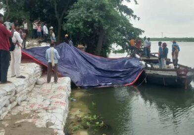बछवाड़ा में फिर जमींदारी बांध से रिसाव,जलस्तर बढ़ने से किसानों की बढ़ी चिंता