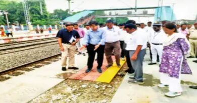 रेलवे जीएम ने किया पटोरी स्टेशन का औचक निरीक्षण