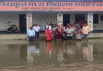 बाढ़ में डूबे 5 हजार स्कूल:3 लाख बच्चों की पढ़ाई ठप; 15 से परीक्षा