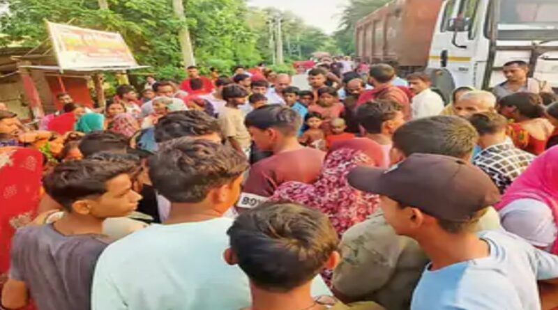 Samastipur :तीज का सामान लेने निकले युवा गायक की सड़क हादसे में मौत,हंगामा 