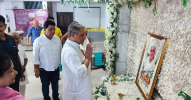 पूर्व मुख्य पार्षद के पिता के निधन पर डिप्टी सीएम ने जताया शोक,परिवार से की मुलाकात।