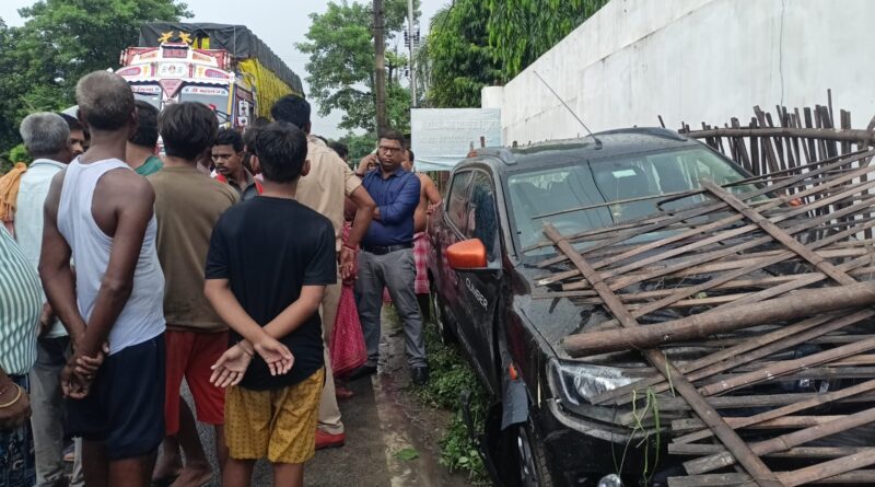 समस्तीपुर:झपकी आने से बच्ची स्कूटी से गिरी, ट्रक ने कुचला:पिता संग एग्जाम देने जा रही थी