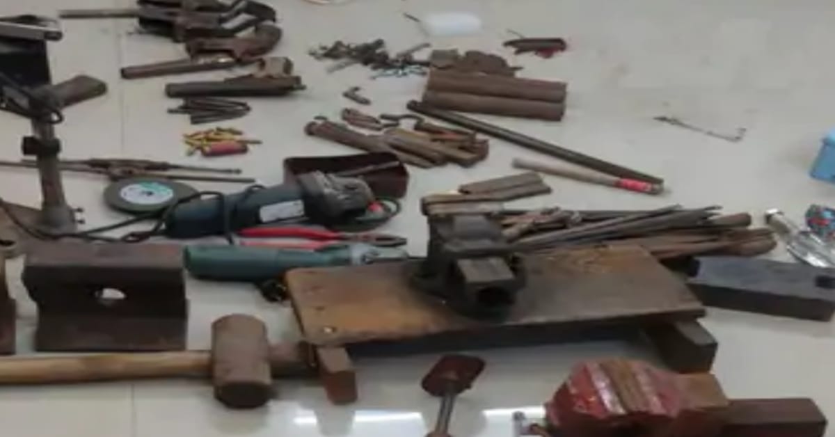 बाढ़ में मिनी गन फैक्ट्री का भंडाफोड़:एसटीएफ और पुलिस की संयुक्त कार्रवाई,मिस्त्री गिरफ्तार