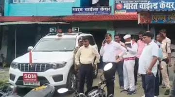 कल्याणपुर में SDO ने निजी अस्पतालों पर की कार्रवाई:दो OT सील किए, 5 नवजात मिले