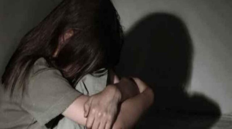 दलसिंहसराय:नाबालिग चाचा ने 4 साल की भतीजी का किया रेप:खेलने के बहाने घर ले गया था,नशे में दुष्कर्म