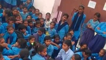 समस्तीपुर- एक साथ तीन शिक्षकों के ट्रांसफर पर भड़के छात्र:स्कूल में तालाबंदी कर किया हंगामा 