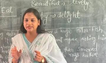 बीडीओ पूजा अब स्कूल में बच्चों को पढ़ाएंगी:शिक्षा में सुधार के लिए प्रशासन की पहल
