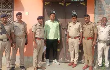 बखरी में देह व्यापार मामले में बड़ा एक्शन:आरोपी विशाल का घर पुलिस ने किया सील