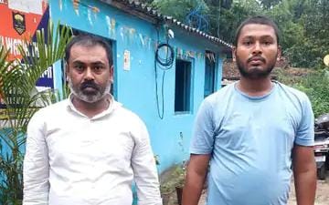 नॉर्थ ईस्ट एक्सप्रेस के पैंट्रीकार मैनेजर को 171.44 ग्राम हेरोइन के साथ किया गिरफ्तार