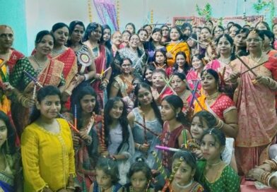 दलसिंहसराय:बरनवाल समाज की महिलाओं ने डांडिया खेल मोहा मन