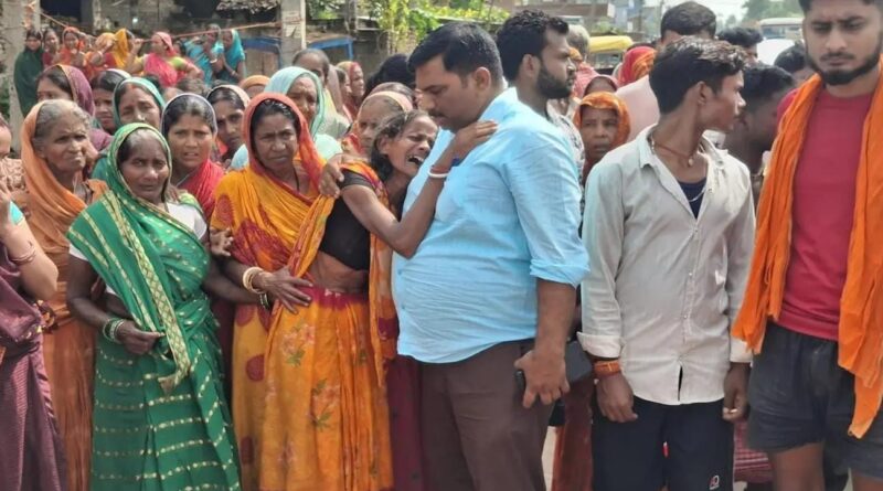 समस्तीपुर:सड़क हादसे में दो युवकों की मौत के बाद ग्रामीणों का हंगामा,सड़क जाम