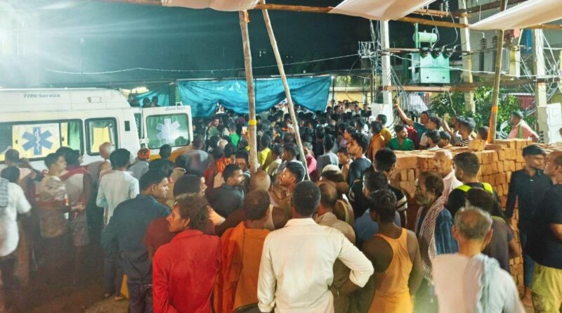 वैशाली में पलटी नाव, 11 बच्चों समेत 13 की मौत, नावसे जा रहे थे भोज खाने