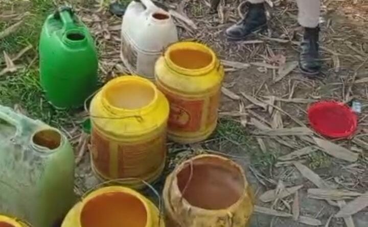 दलसिंहसराय के केवटा में LTF की छापेमारी, भारी मात्रा में देशी शराब नष्ट