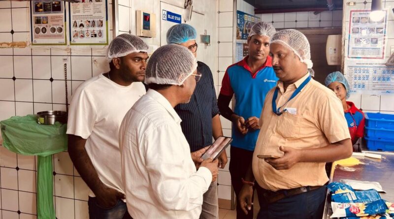 पटना में मैकडॉनल्ड्स और डोमिनोज़ का निरीक्षण, डोमिनोज़ में 160 खराब पिज्जा स्क्रीन नष्ट,सुधार के निर्देश