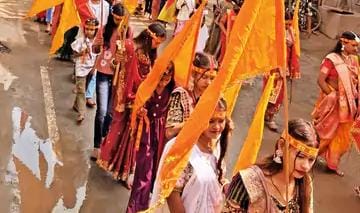 Samastipur:बाजार में निकली भव्य निशान यात्रा, 1100 कन्याएं हुईं शामिल