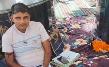 समस्तीपुर:पुलिस के खिलाफ अधिवक्ता आमरण अनशन पर बैठे:झूठे मुकदमे में फंसाने का आरोप
