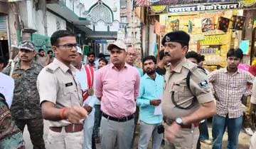 समस्तीपुर में SDM-DSP ने की पटाखा दुकानों की जांच:बिना लाइसेंस वालों पर होगी कार्रवाई